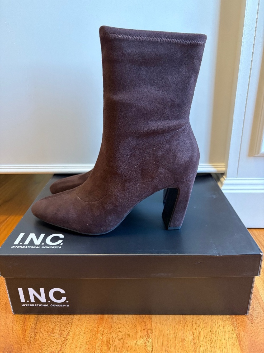 International Concepts Boots size 9.5